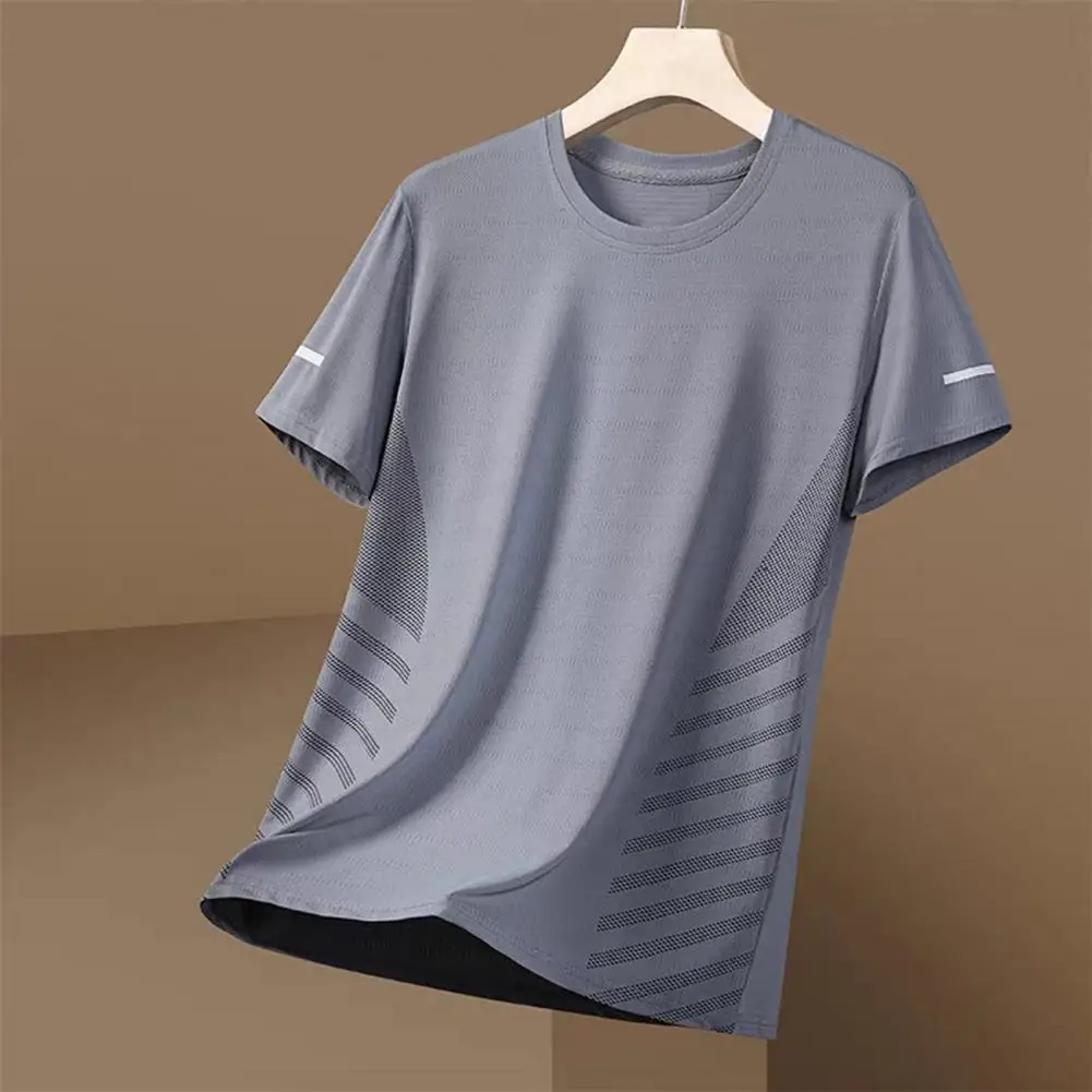 Quick drying ice silk short sleeved T-shirt, simple and loose sportswear, sweat wicking and breathable running basketball shirt