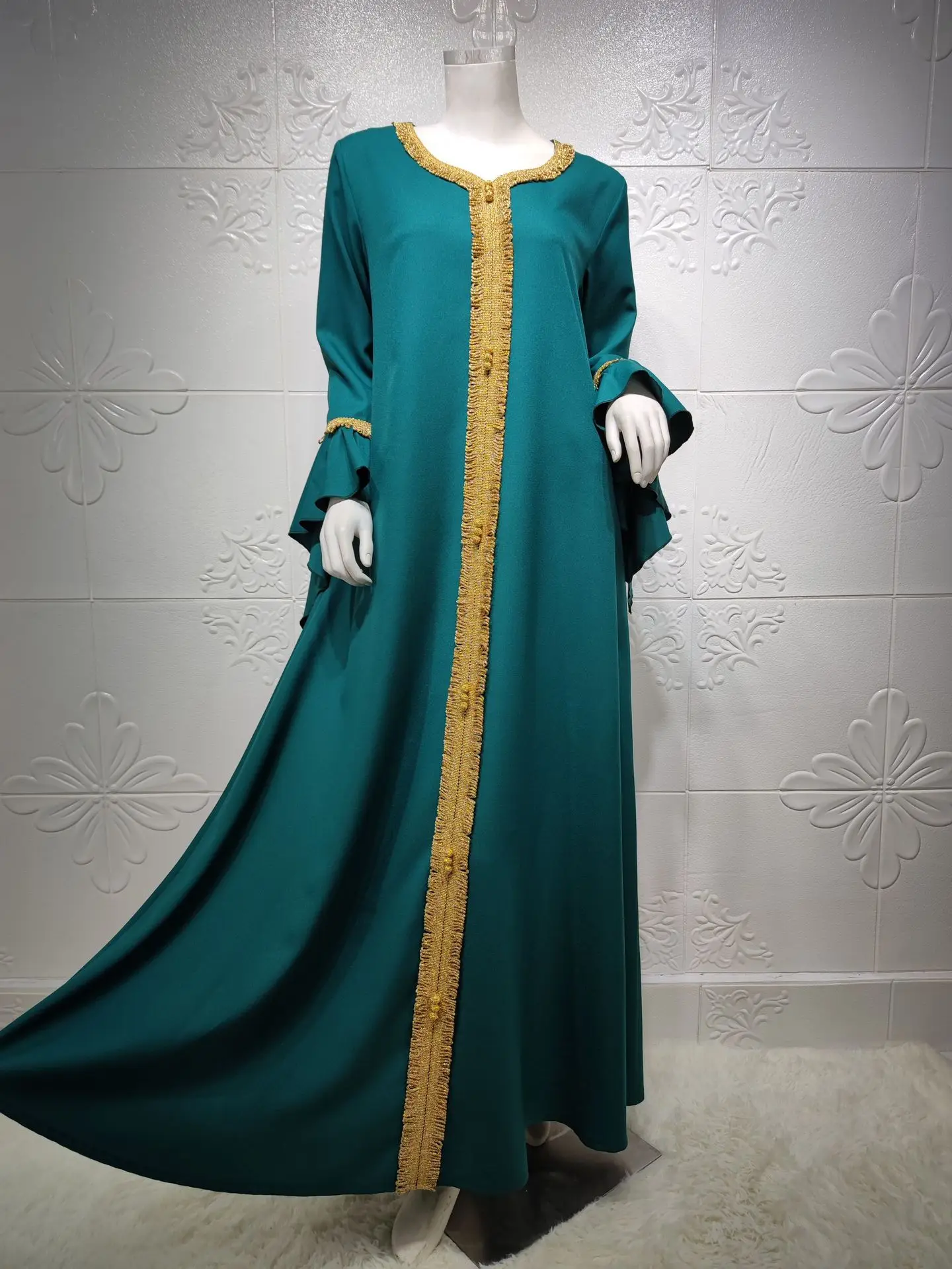 Autumn Modest Muslim Dress for Women Ruffles Sleeve Embroidered Abaya Duabi Arabic Vestidos Moroccon Kaftan Islamic Gown Robe