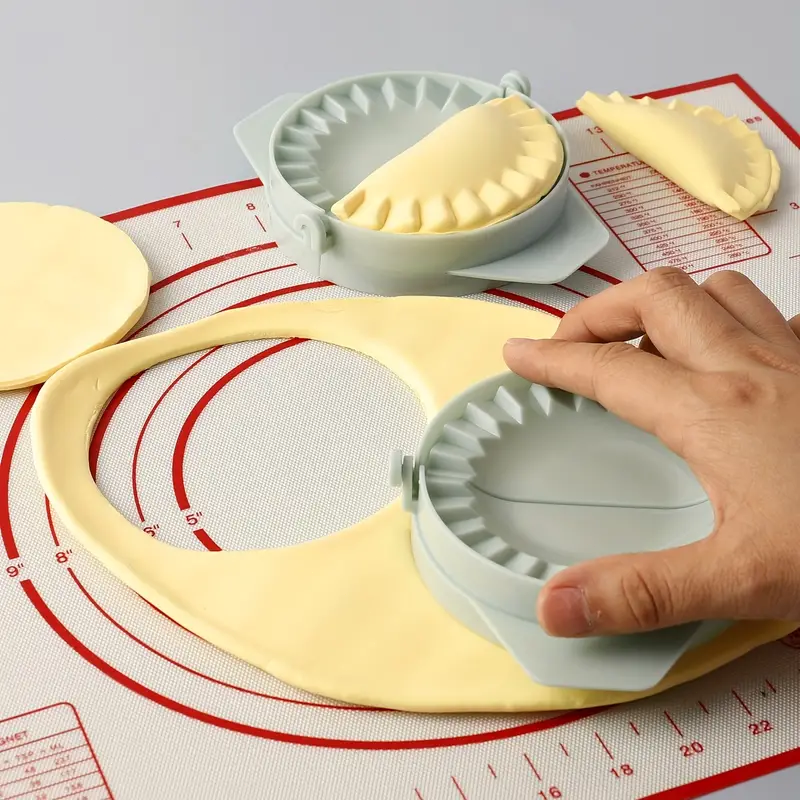 Kitchen Dumpling Maker Wrapper Presser Manual Dumpling Skin Mold Machine Ravioli Maker Press Pastry Maker Kitchen Gadgets